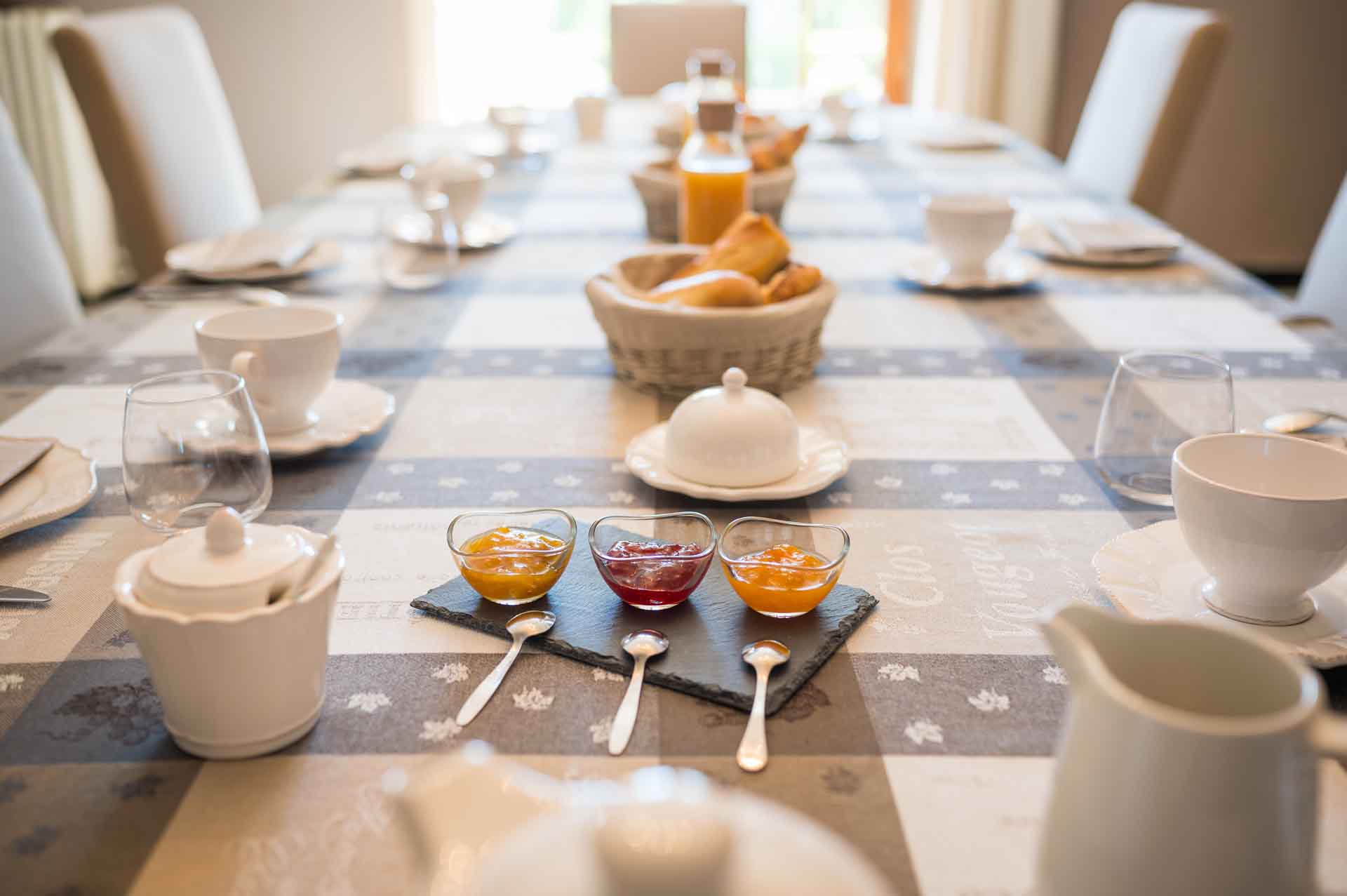 Petit-déjeuner au Château Puygrenier
